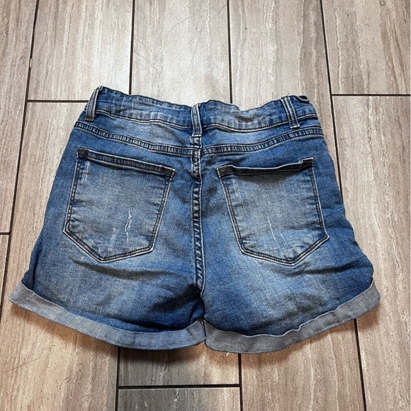 KanCan Womens Light Wash Distressed Cuffed Denim Shorts Size 28 - Picture 5 of 7